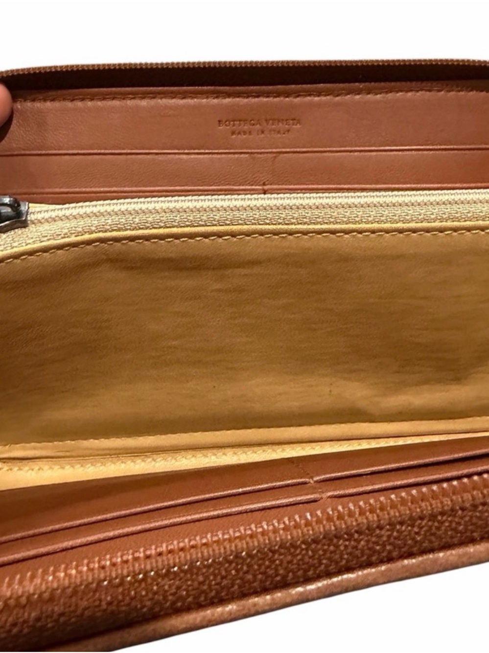 ✨💎EUC💎✨Bottega Veneta Intrecciato Leather Cognac Zippy Wallet/Clutch - Picture 10 of 10